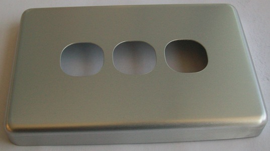 CLIPSAL 3 GANG BRUSHED ALUMINIUM COVER